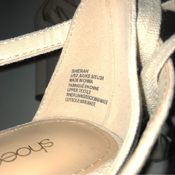 Shoe Dazzle Heeled Sandals Wraparound Size 7.5 Tan Color - Picture 8 of 9